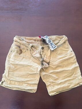 Women's Tan Cargo Shorts with Utility Pockets